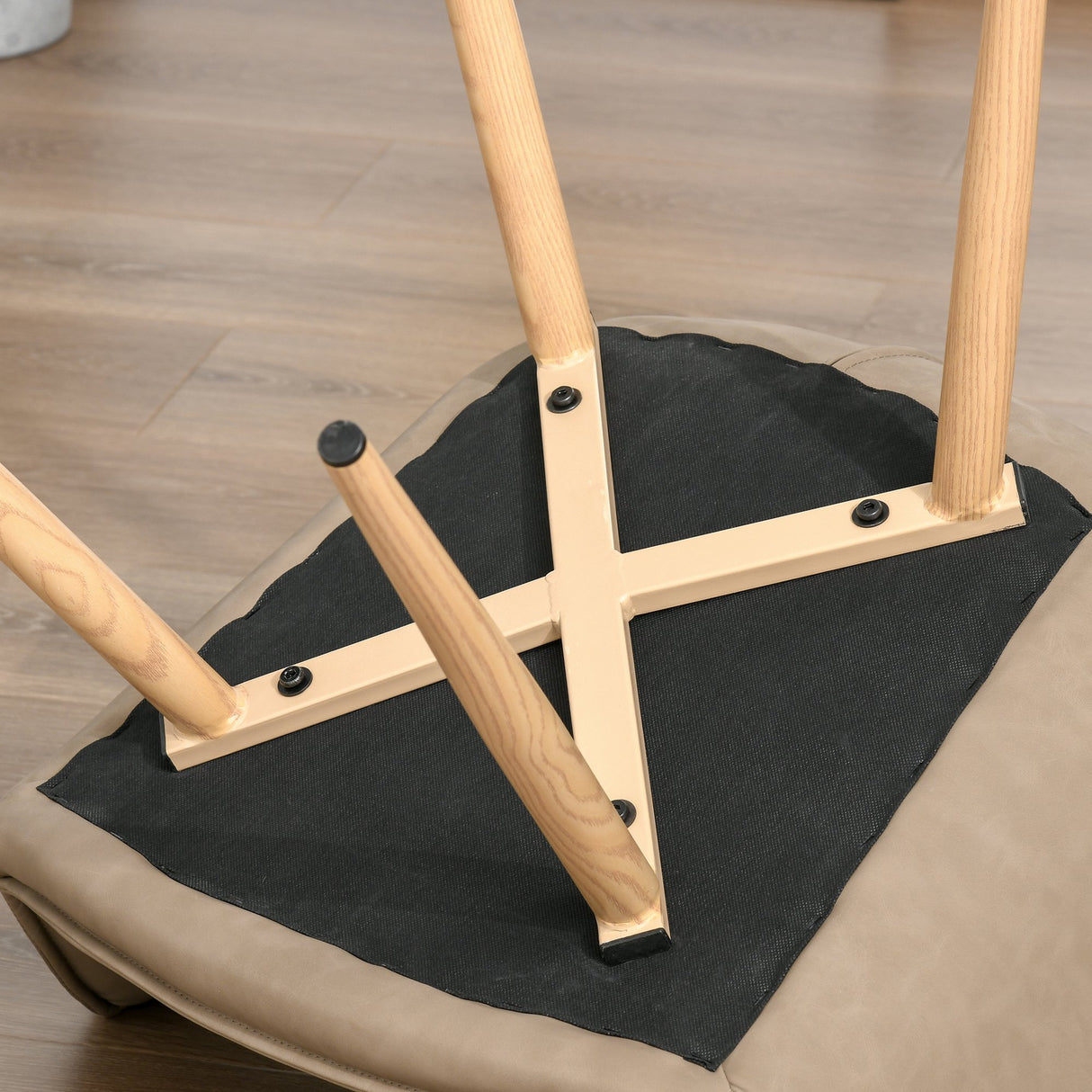 easycomfort easycomfort sedia moderna imbottita con braccioli rivestimento similpelle e gambe metallo effetto legno marrone