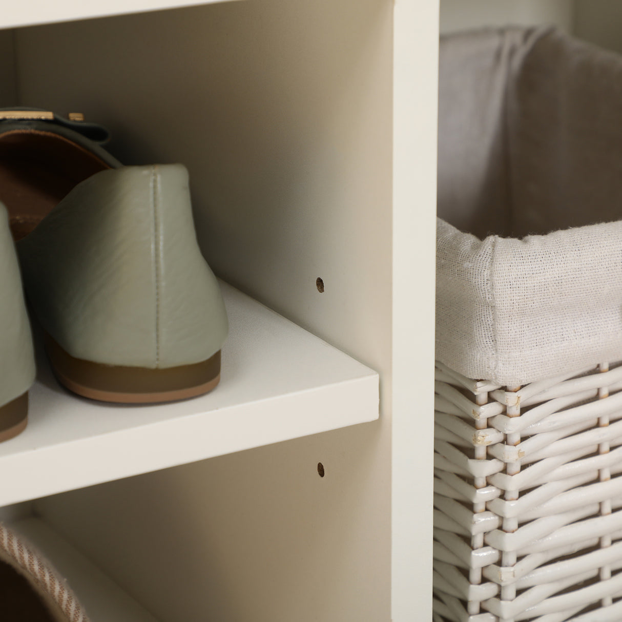 easycomfort easycomfort mobile scarpiera salvaspazio con panca contenitore imbottita e vani aperti 80x30x43cm bianco ean 8054111849661