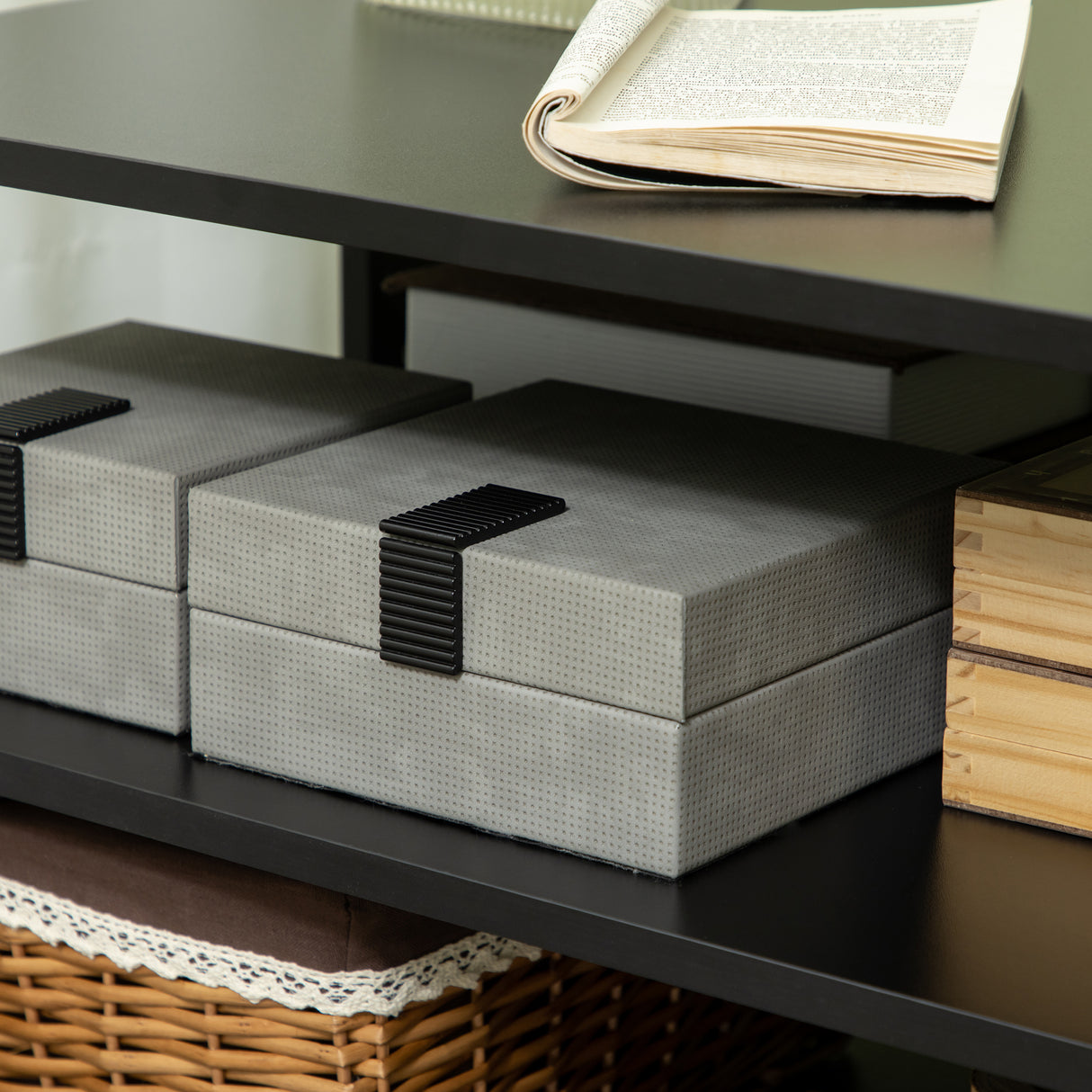 easycomfort easycomfort tavolino da caffe asimmetrico in legno con ripiani e piedini regolabili 60x60x45cm nero