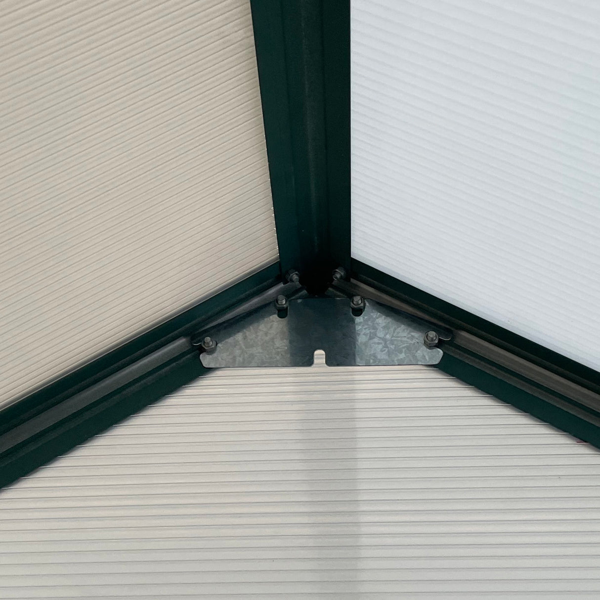 easycomfort easycomfort serra da giardino in policarbonato metallo e alluminio anti uv e antivento 244x500x216cm verde