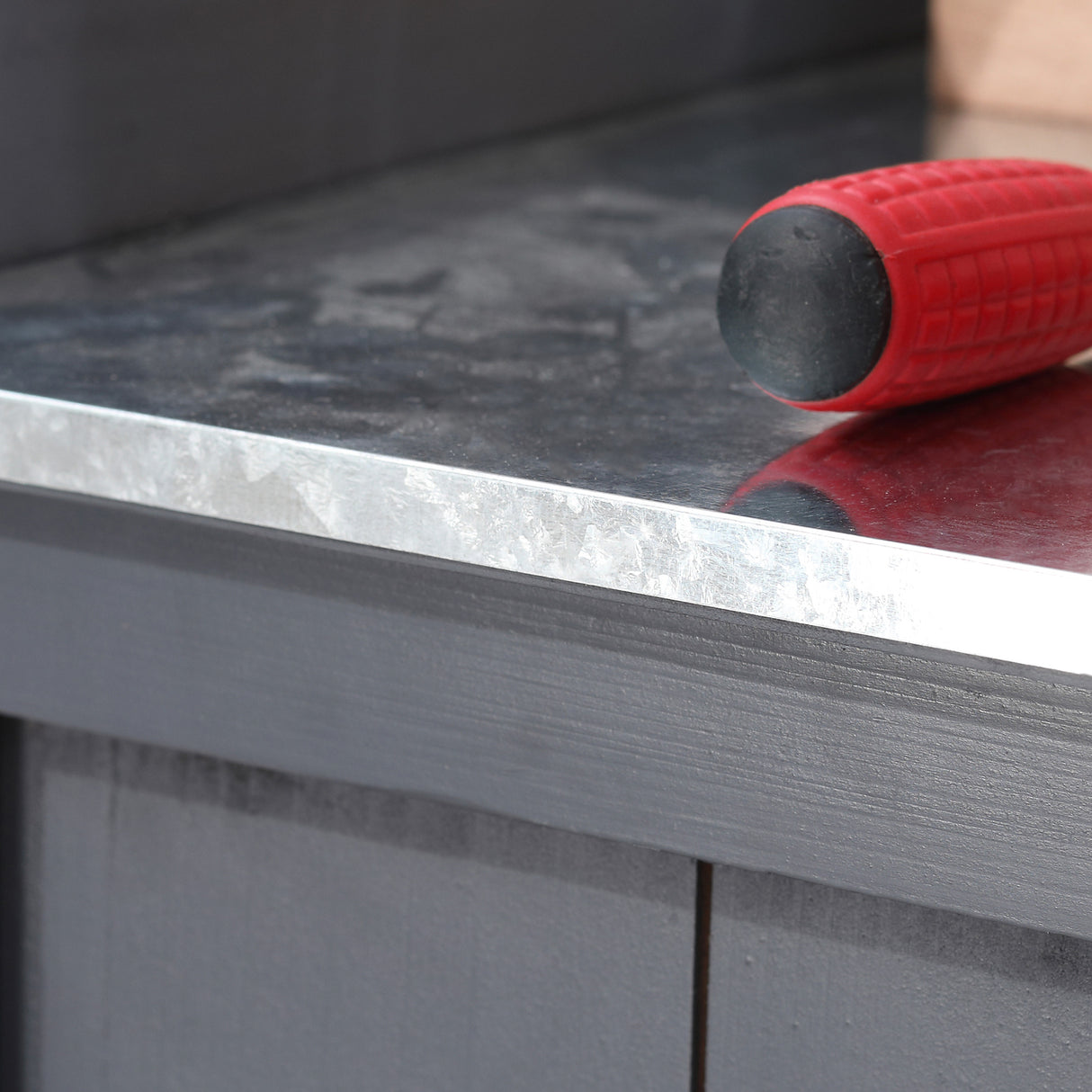 easycomfort easycomfort armadietto da esterno in legno con piano in metallo e 2 ripiani porta attrezzi 98x48x95 5 cm grigio