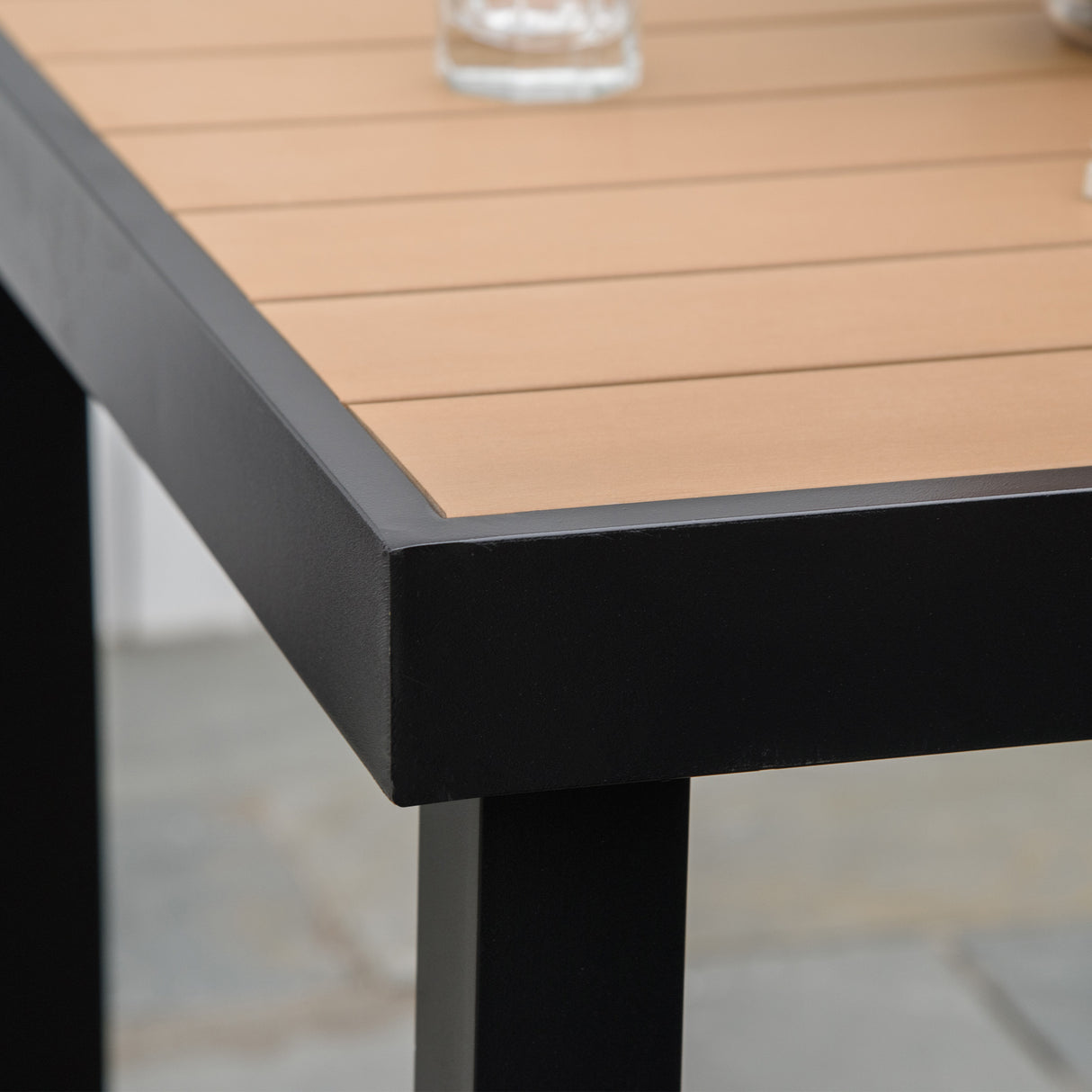 easycomfort easycomfort tavolo da giardino per 4 persone in alluminio e plastica nero e color legno