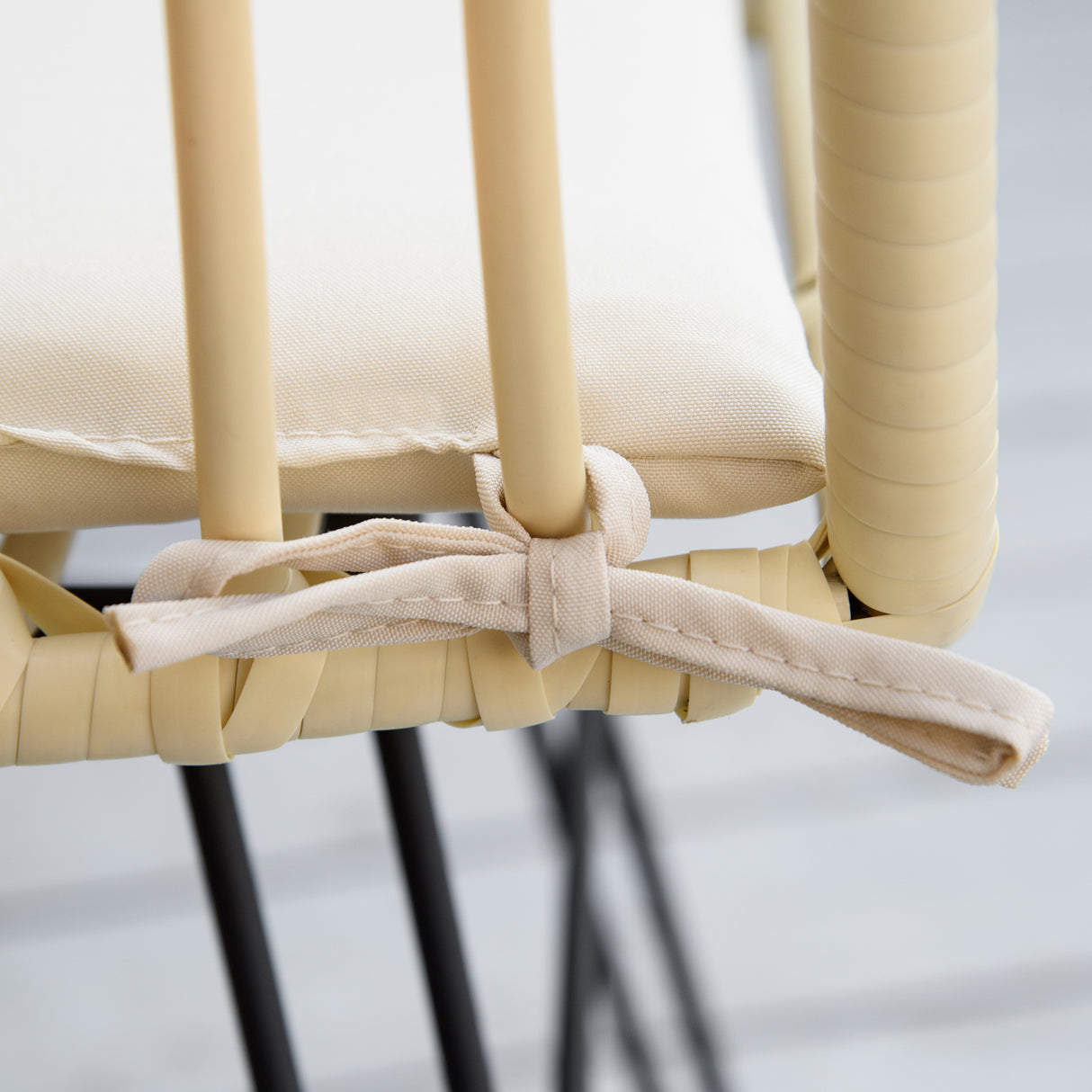 easycomfort easycomfort set mobili da giardino 3 pezzi con tavolino e sedie in rattan pe poilestere e acciaio per esterni crema