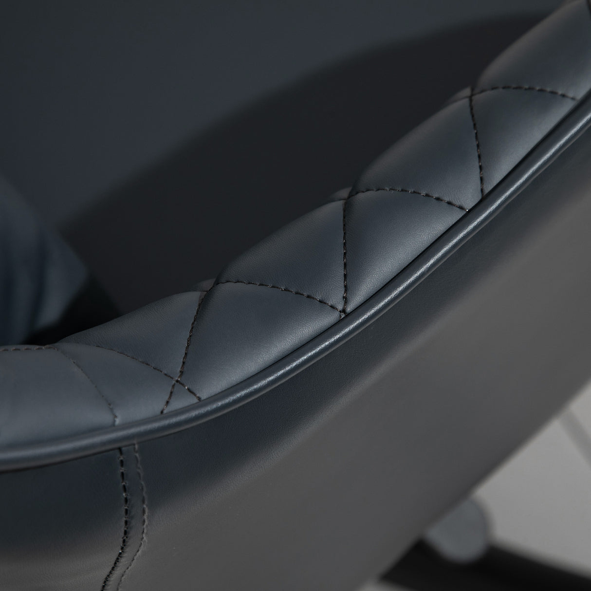 easycomfort easycomfort sedia ufficio ergonomica e regolabile in similpelle grigio scuro con cuscino lombare massaggiante ean 8054144137742