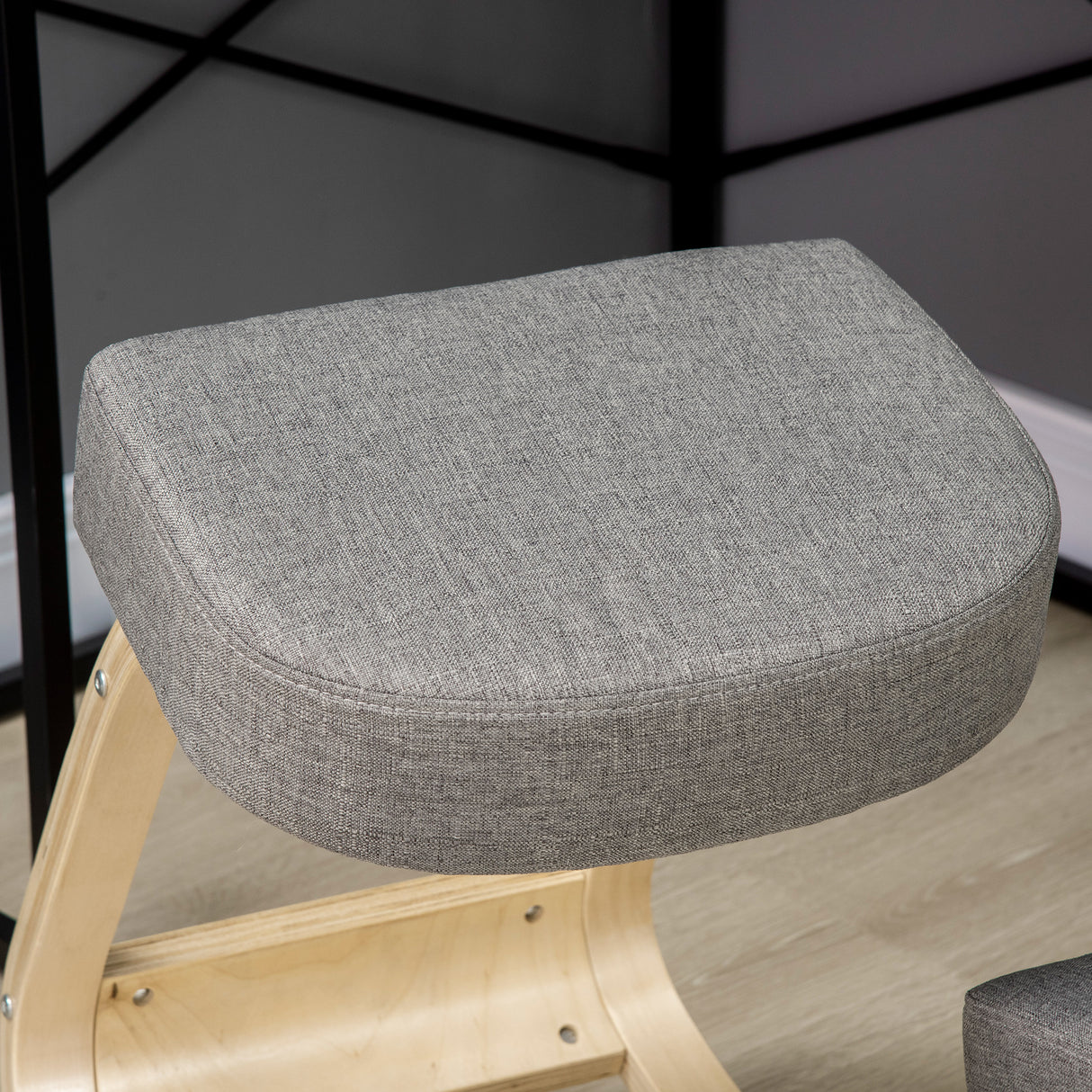 easycomfort easycomfort sedia ergonomica posturale in legno di betulla e cuscino in gommapiuma e poliestere 51x69x58cm grigia