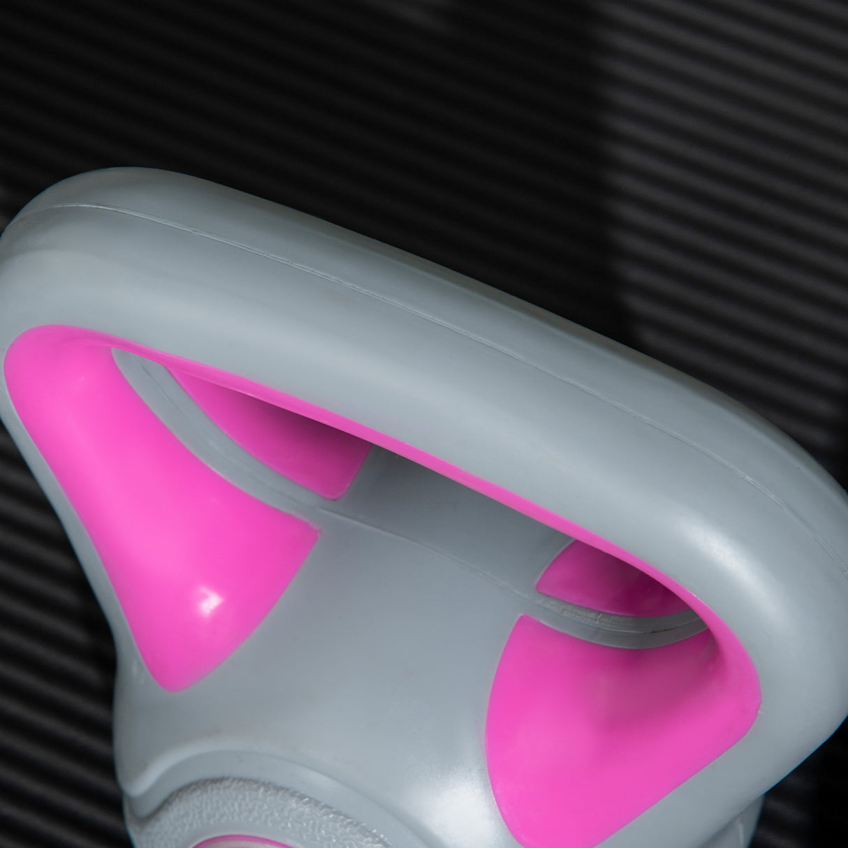 easycomfort easycomfort kettlebell 2kg in pu e sabbia con base piatta e impugnatura per stacchi squat e sollevamenti 18x10x20 cm rosa