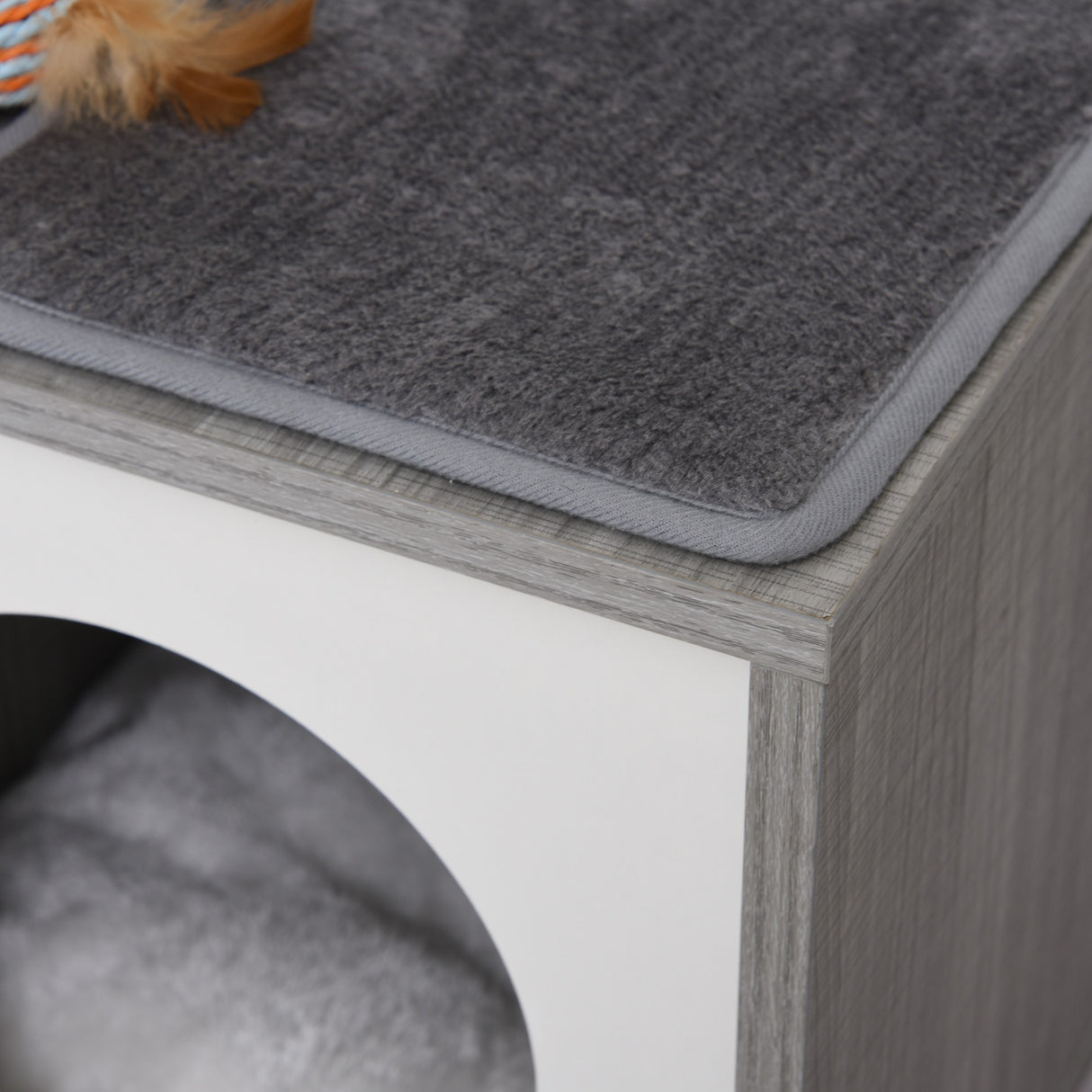 easycomfort easycomfort albero tiragraffi per gatti con cuccia e colonna in corda sisal grigio 59x39x62cm ean 8054144130118