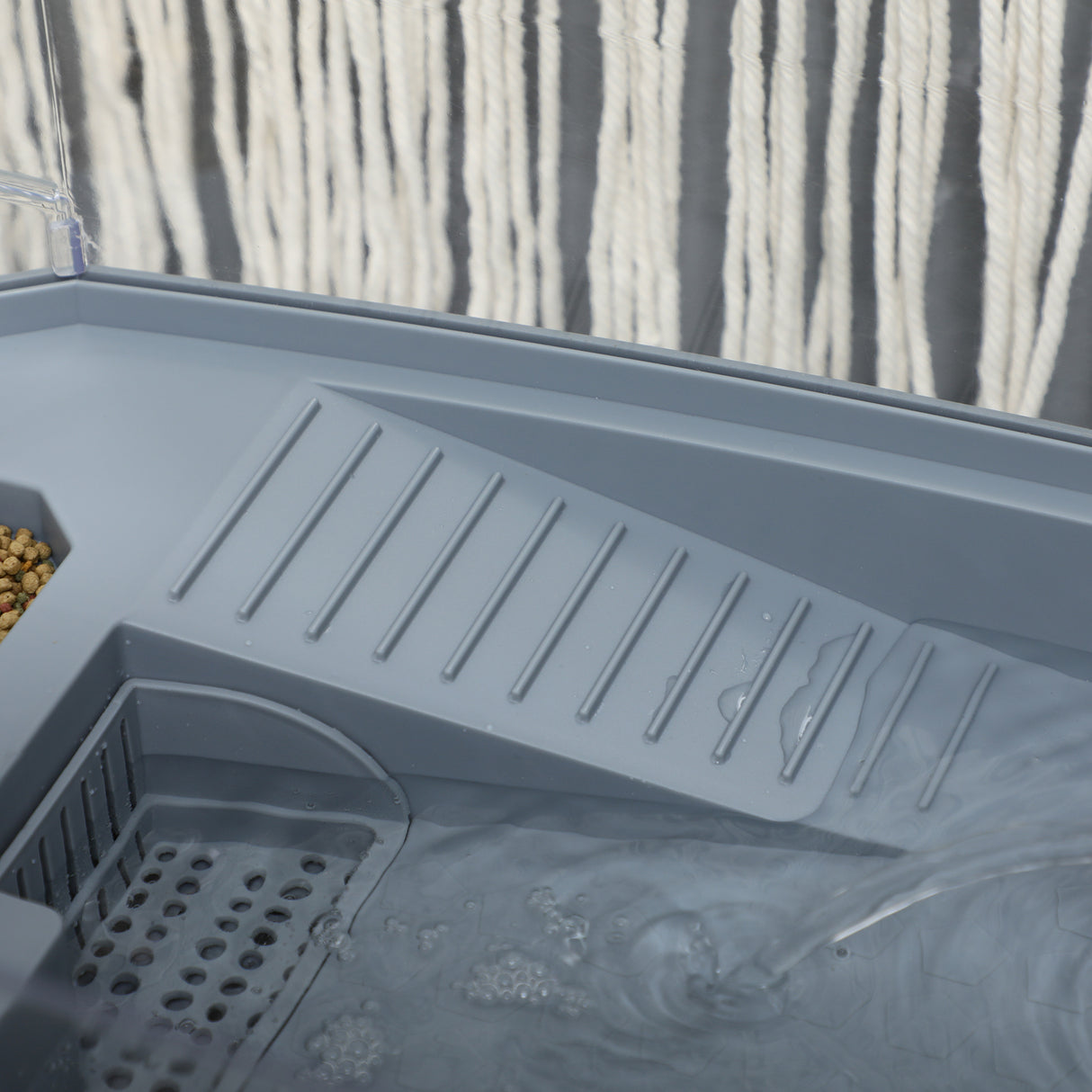 easycomfort easycomfort vasca per tartarughe multifunzione con tubo e pompa dacqua 62x31x 21cm bianca