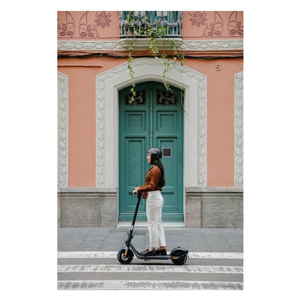 segway monopattino elettrico segway ninebot f2 kickscooter powered 36v 400w nero aa 05 12 01 0003 ean 8720254406442