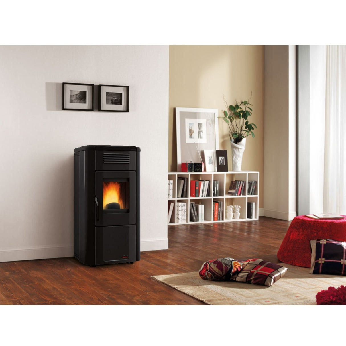 la nordica stufa a pellet canalizzata la nordica extraflame modello viviana plus evo 11 kw disponibile in vari colori nera