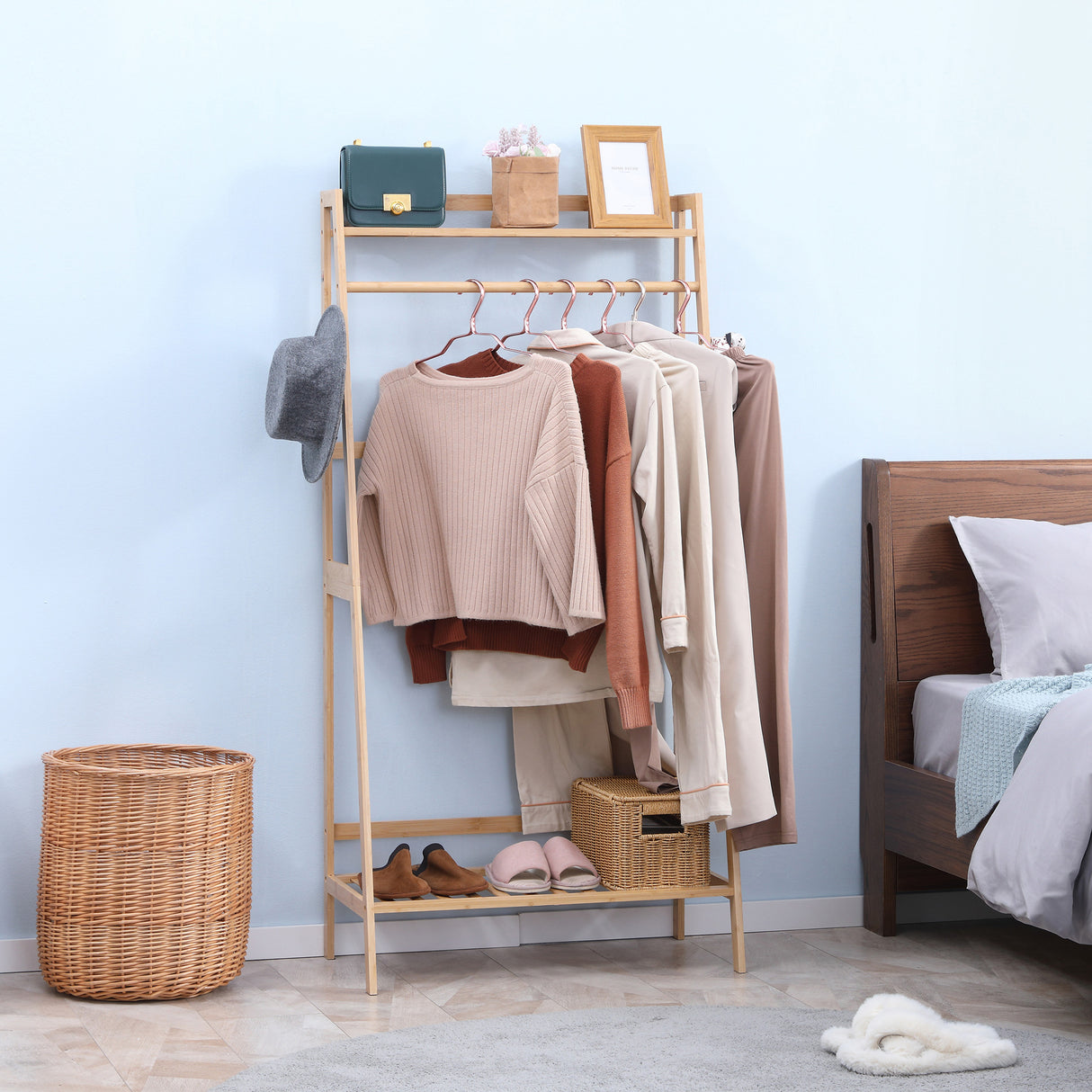 easycomfort easycomfort appendiabiti da terra in bambu con 2 ganci laterali e 2 ripiani inferiori aperti 82x36 8x140 cm color legno