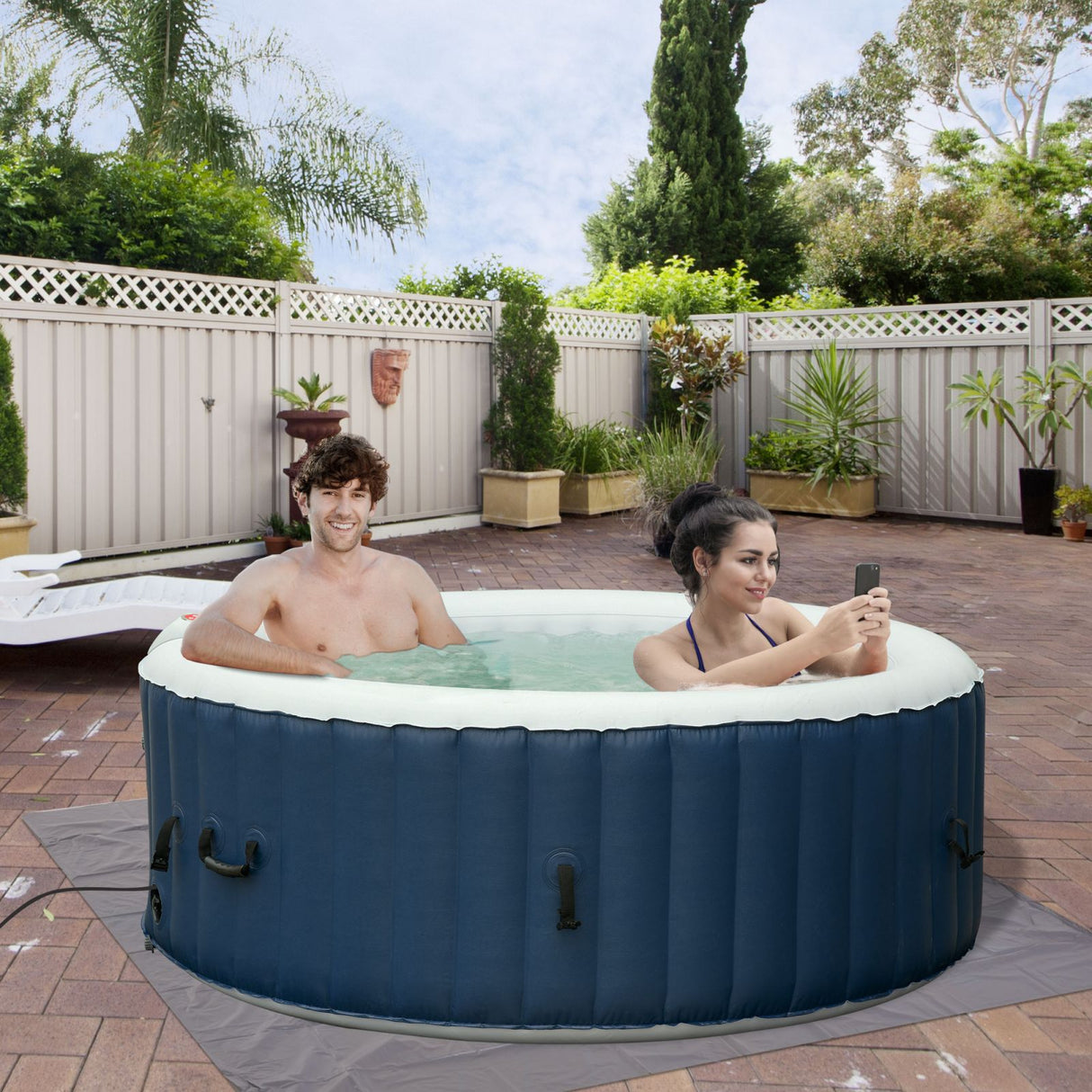 easycomfort easycomfort vasca idromassaggio gonfiabile da esterno 100 getti e riscaldamento 40c per 4 6 persone 208x65cm bianco e blu ean 8055776914169