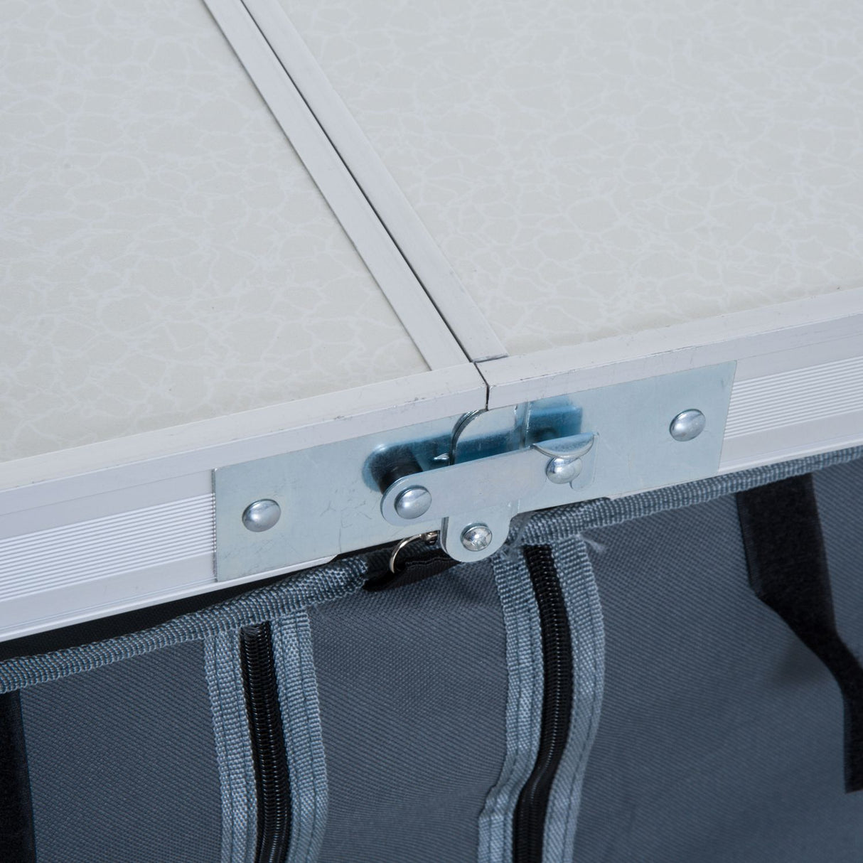 easycomfort easycomfort tavolino da campeggio pieghevole con ripiano portavivande in alluminio bianco ean 8054111840774