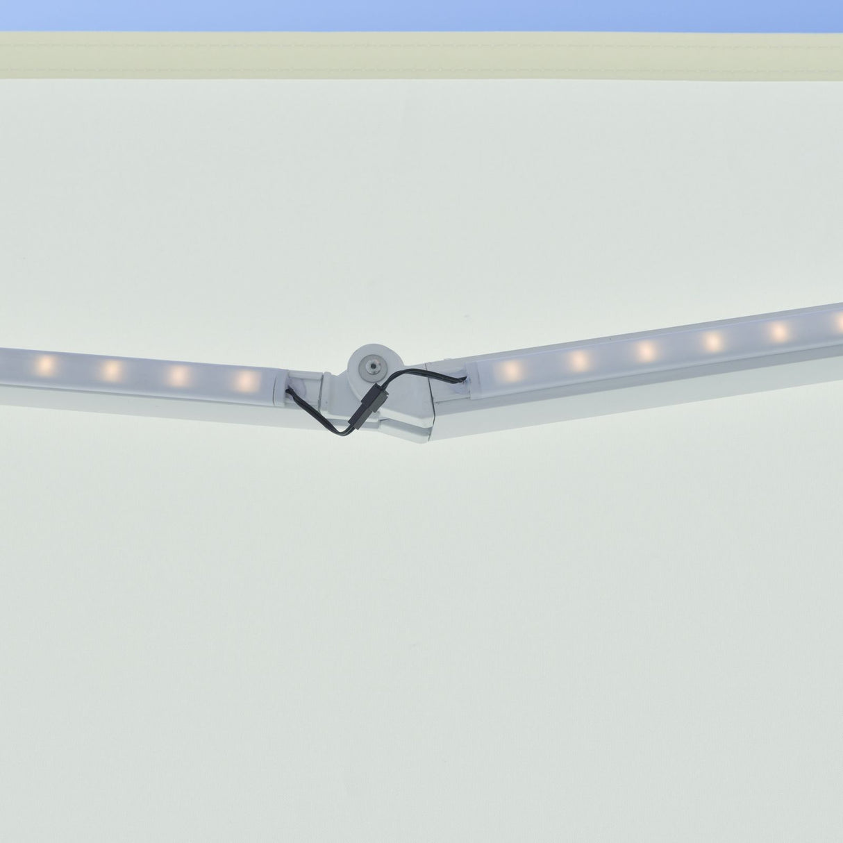 easycomfort easycomfort tenda da sole a bracci con apertura automatica telecomando e luci a led beige 250x200cm ean 8055776915340