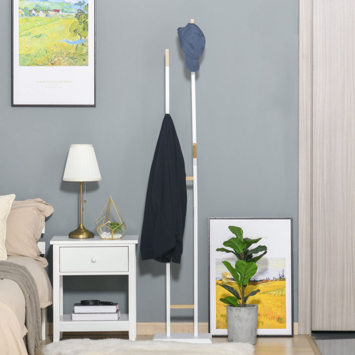 easycomfort easycomfort appendiabiti da terra con 8 braccia e base rettangolare in metallo bianco e bambu