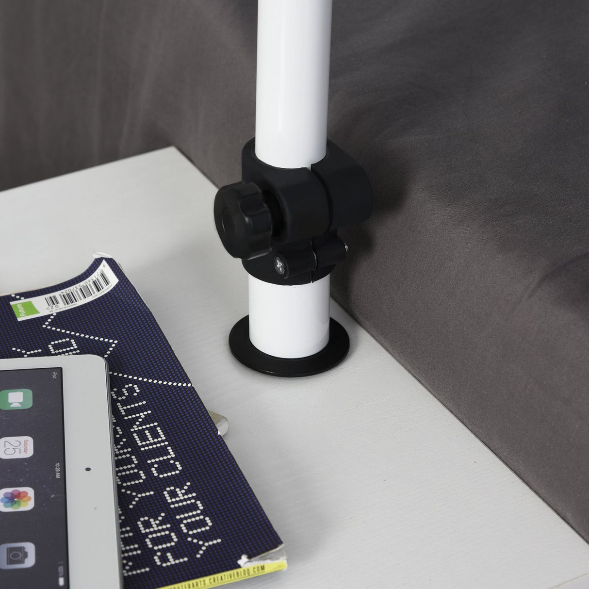 easycomfort easycomfort comodino regolabile in altezza con piano girevole e 2 cassetti bianco ean 8055776910833