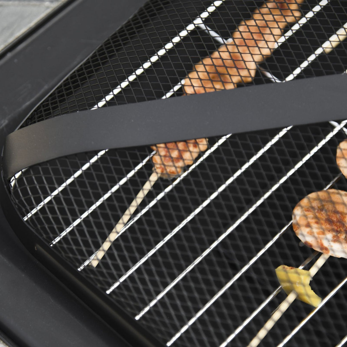 easycomfort easycomfort braciere da giardino con coperchio parascintille e griglia per barbecue in metallo 76x76x47cm nero ean 8055776911755