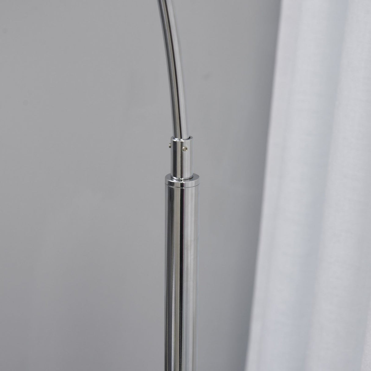 easycomfort easycomfort lampada da terra ad arco con paralume regolabile in acciaio con base rotonda in marmo ean 8055776914190