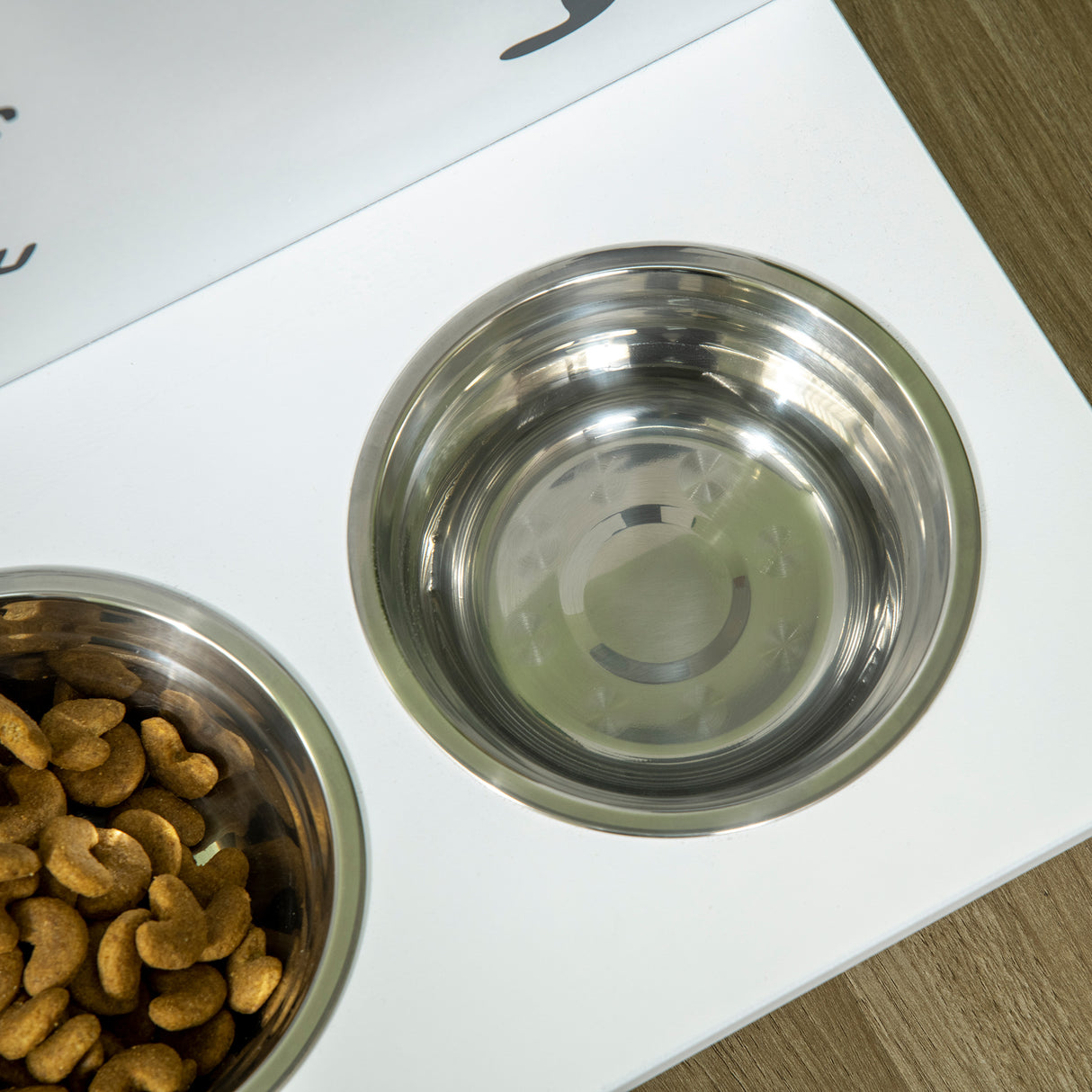 easycomfort easycomfort set 3 ciotole per cani da 500ml con spazio a scomparsa e supporto in mdf e acciaio inox 57x53x37 5 cm bianco