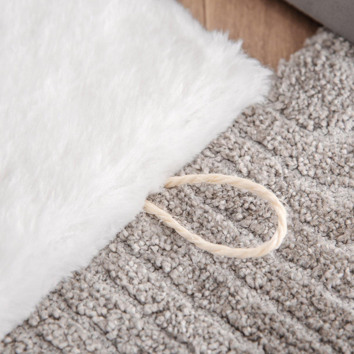 easycomfort easycomfort casetta per gatti da interno con 2 entrate e finestra cuscino e base antiscivolo 63 5x37x40cm biancogrigio