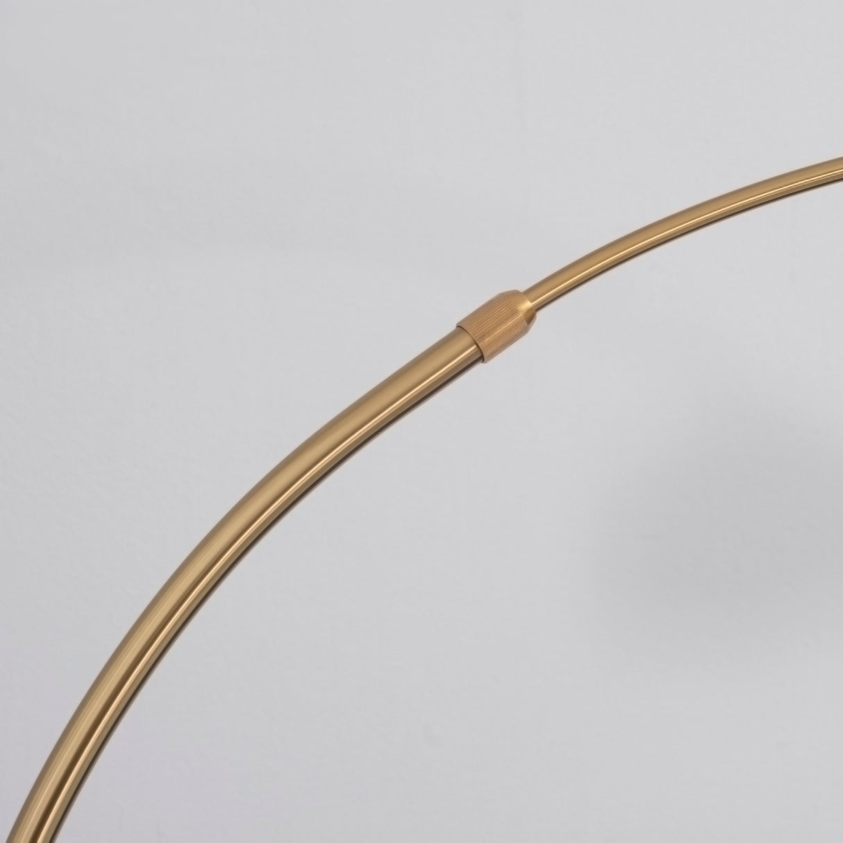 easycomfort easycomfort lampada da terra ad arco con paralume regolabile e base rotonda in acciaio 30x100x167cm oro e nero