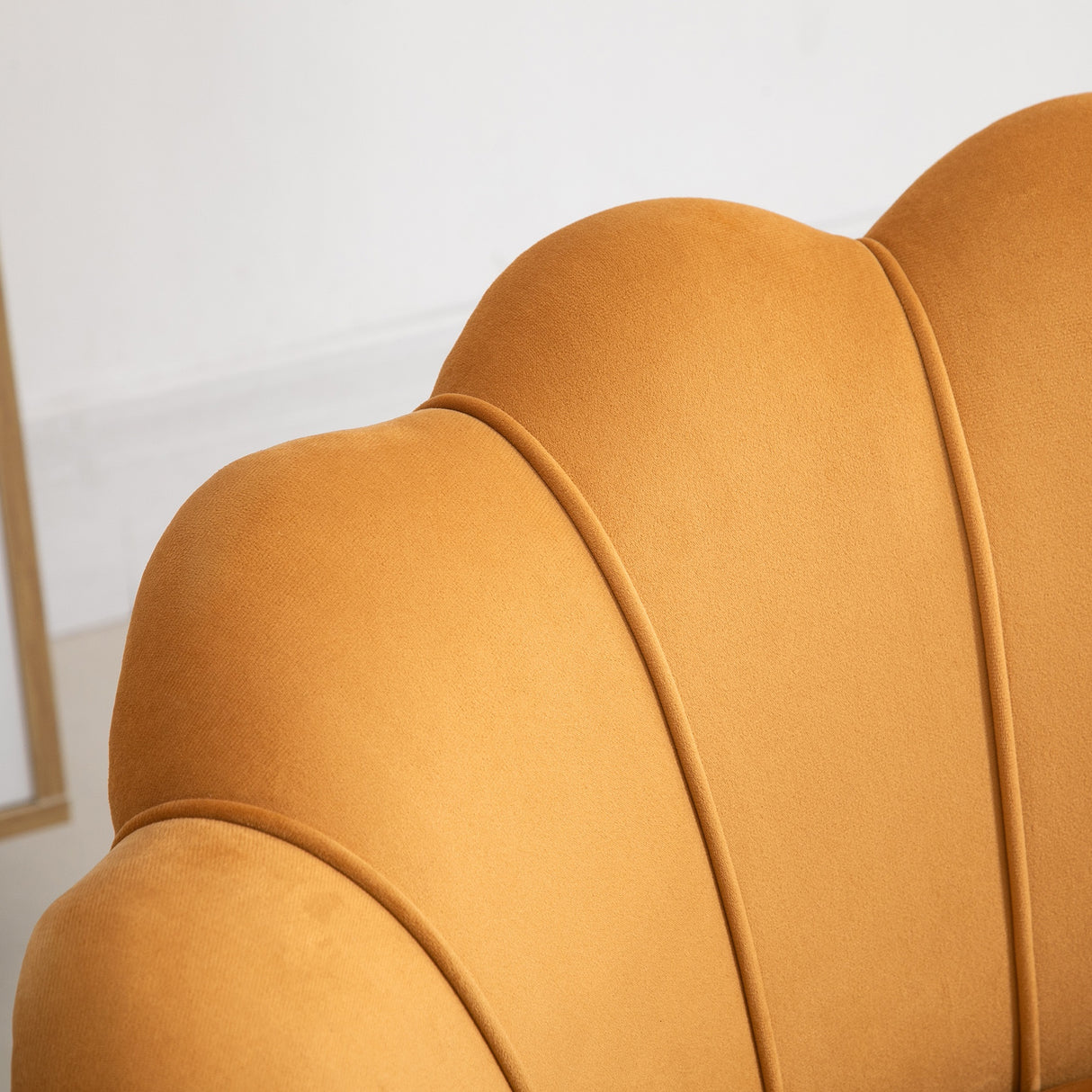 easycomfort easycomfort poltrona vintage di design in velluto giallo poltroncina da camera ean 8055776910246
