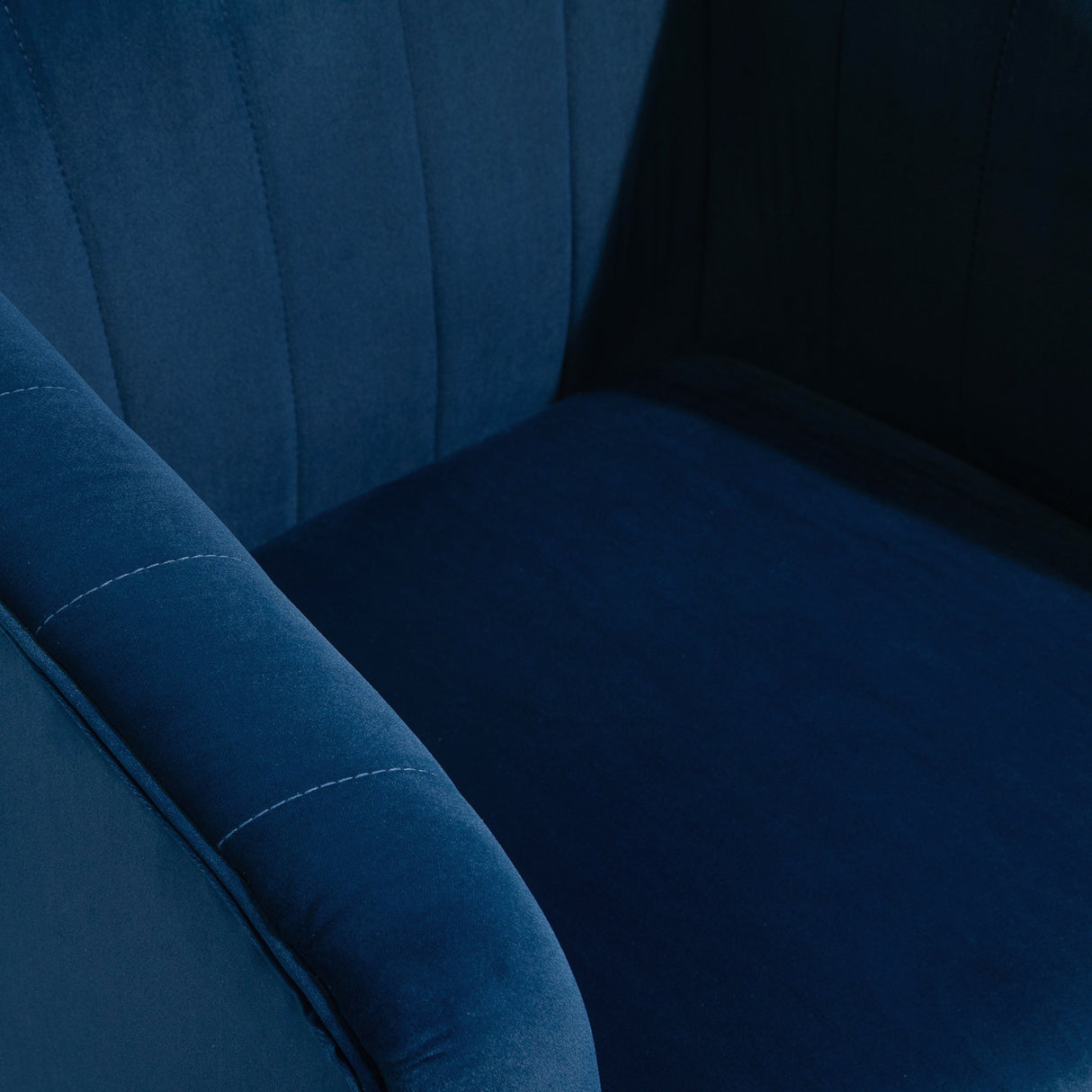 easycomfort easycomfort poltroncina moderna stile nordico copertura velluto e gambe in legno blu ean 8055776914145