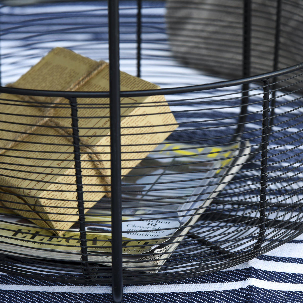 easycomfort easycomfort set di 2 tavolini da giardino in metallo con ceste arredamento da esterno stile industriale nero ean 8055776910338