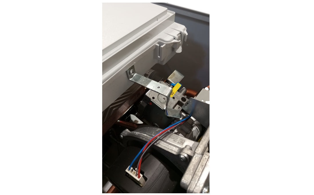 vaillant area occasioni 2851 caldaia a condensazione vaillant ecotec pure vmw 2467 2 metano con kit scarico fumi