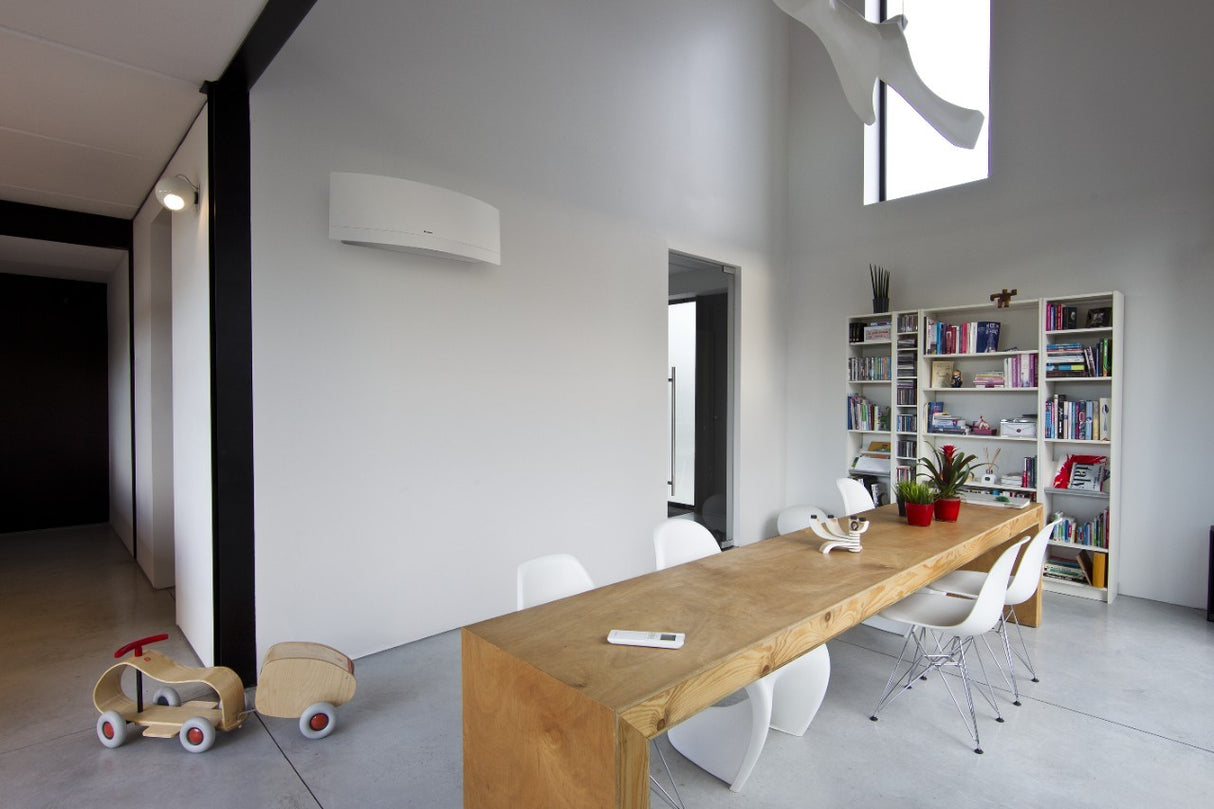 daikin climatizzatore condizionatore daikin bluevolution inverter serie emura white 12000 btu ftxj35mw r 32 wi fi integrato classe a garanzia italiana ean 8059657002280