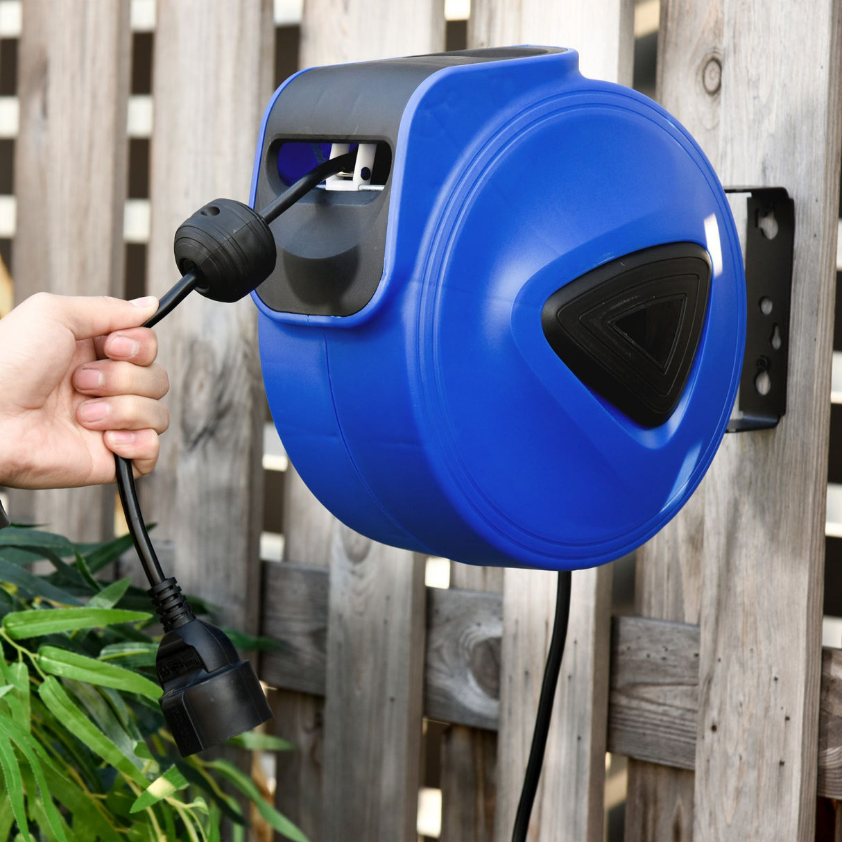 easycomfort easycomfort avvolgicavo elettrico automatico da parete 20 metri con 3 attacchi ean 8055776910291