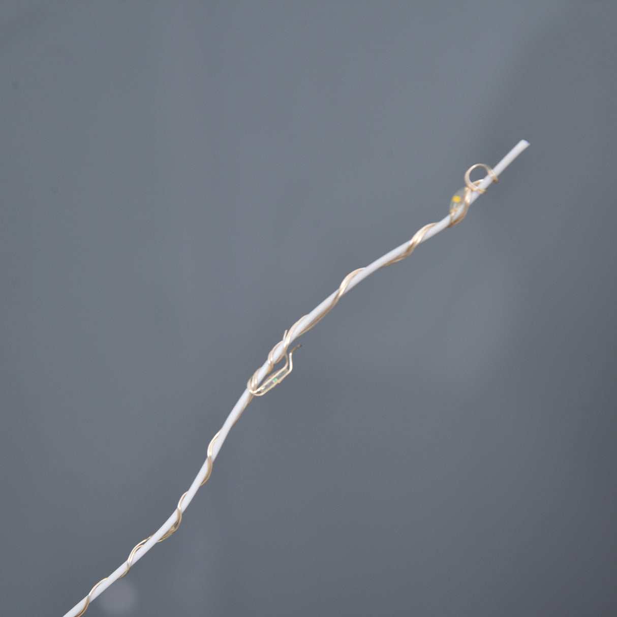 easycomfort easycomfort albero di natale bianco con luci led base quadrata e cavo di alimentazione in acciaio e pp 20x20x150